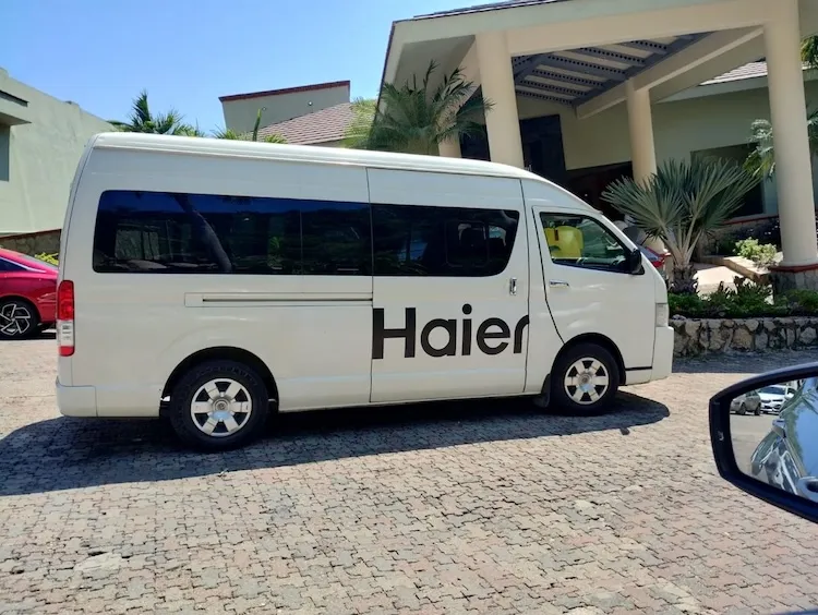 Van para traslado corporativo de grupos en Acapulco